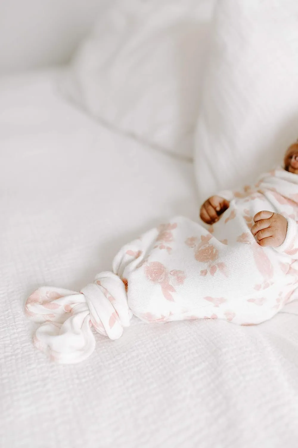 aden   anais Snuggle Knit Knotted Newborn Baby Gown & Hat Set, Rosettes