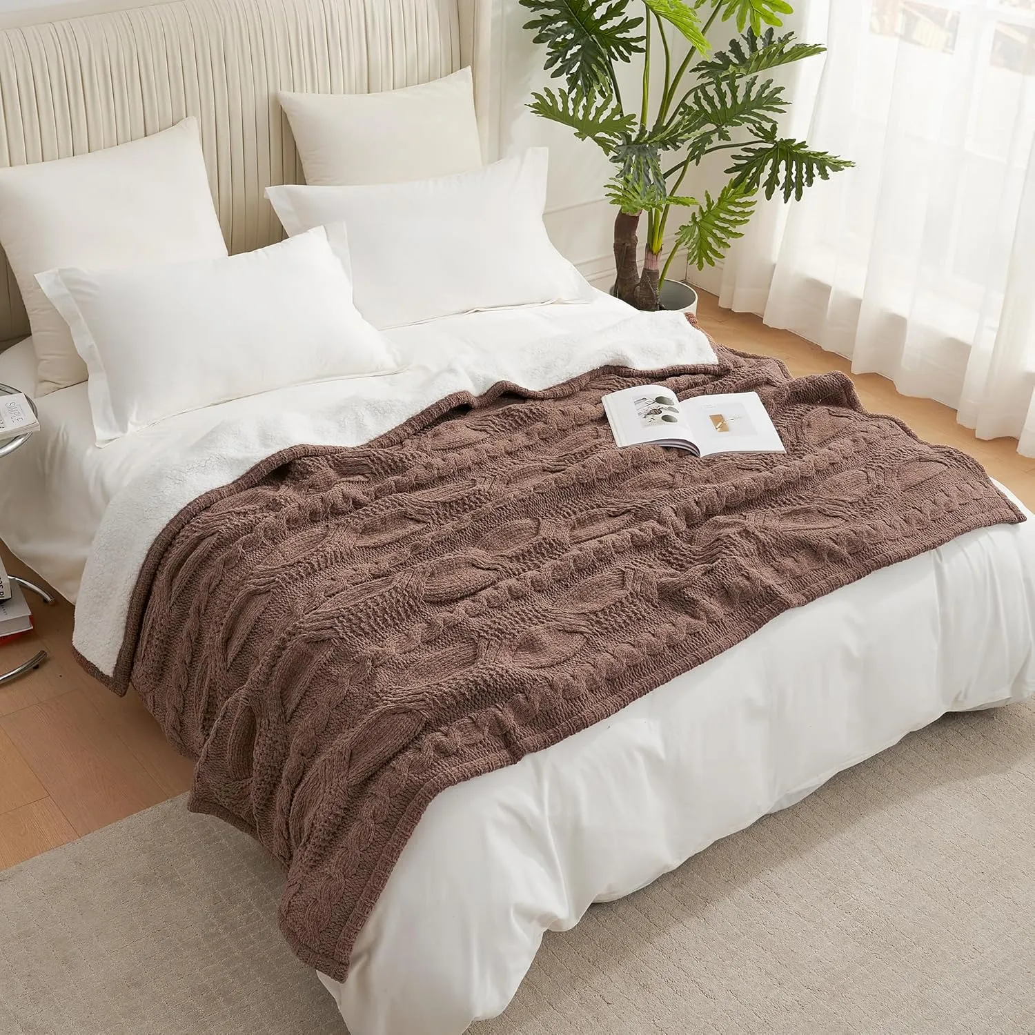 Amélie Home Cable Knit Sherpa Throw Blanket for Couch Twin, Chenille Reversible Soft Cozy Fleece Throw Blankets for Bed Sofa Chair Living Room Comfortable Home Spring Decor, 60"x80", Brown
