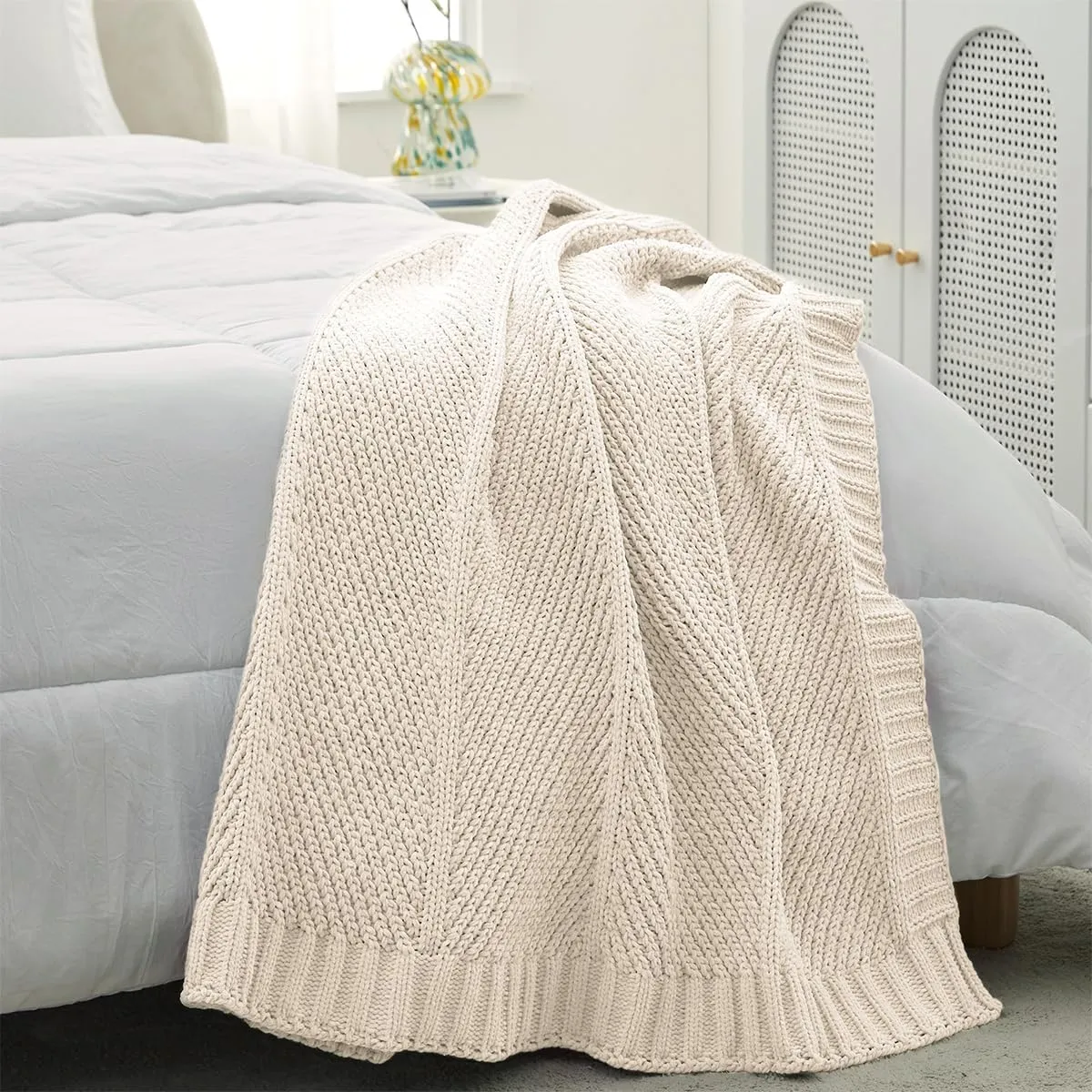 Amélie Home Chenille Knit Throw Blanket for Couch, Chevron Texture Decorative Soft Blanket for Sofa, Bed & Chair, 50"x60", Ivory