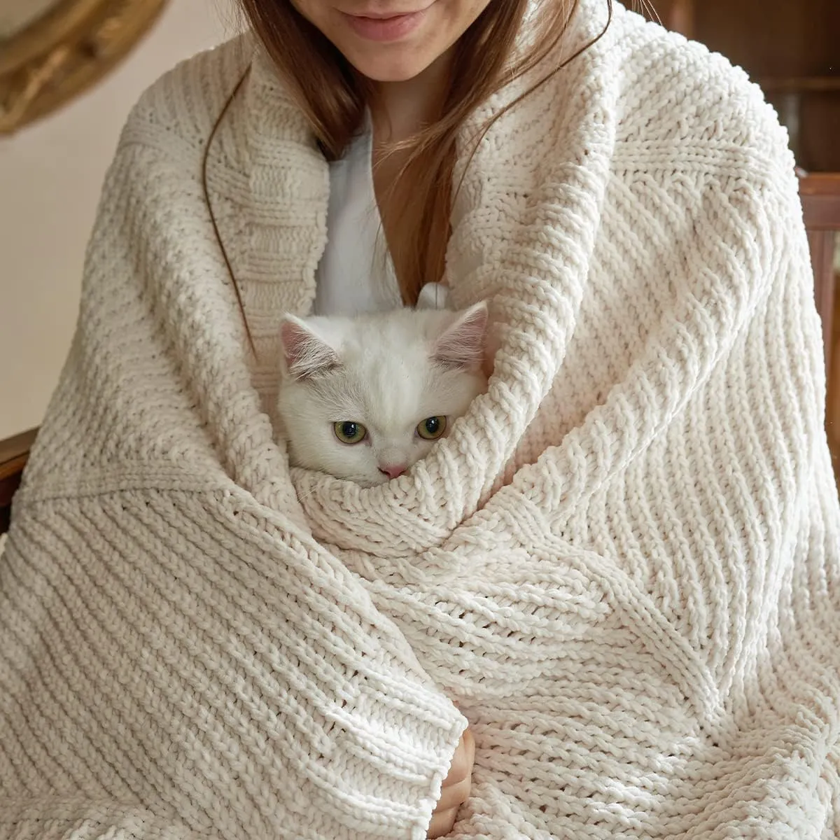 Amélie Home Chenille Knit Throw Blanket for Couch, Chevron Texture Decorative Soft Blanket for Sofa, Bed & Chair, 50"x60", Ivory