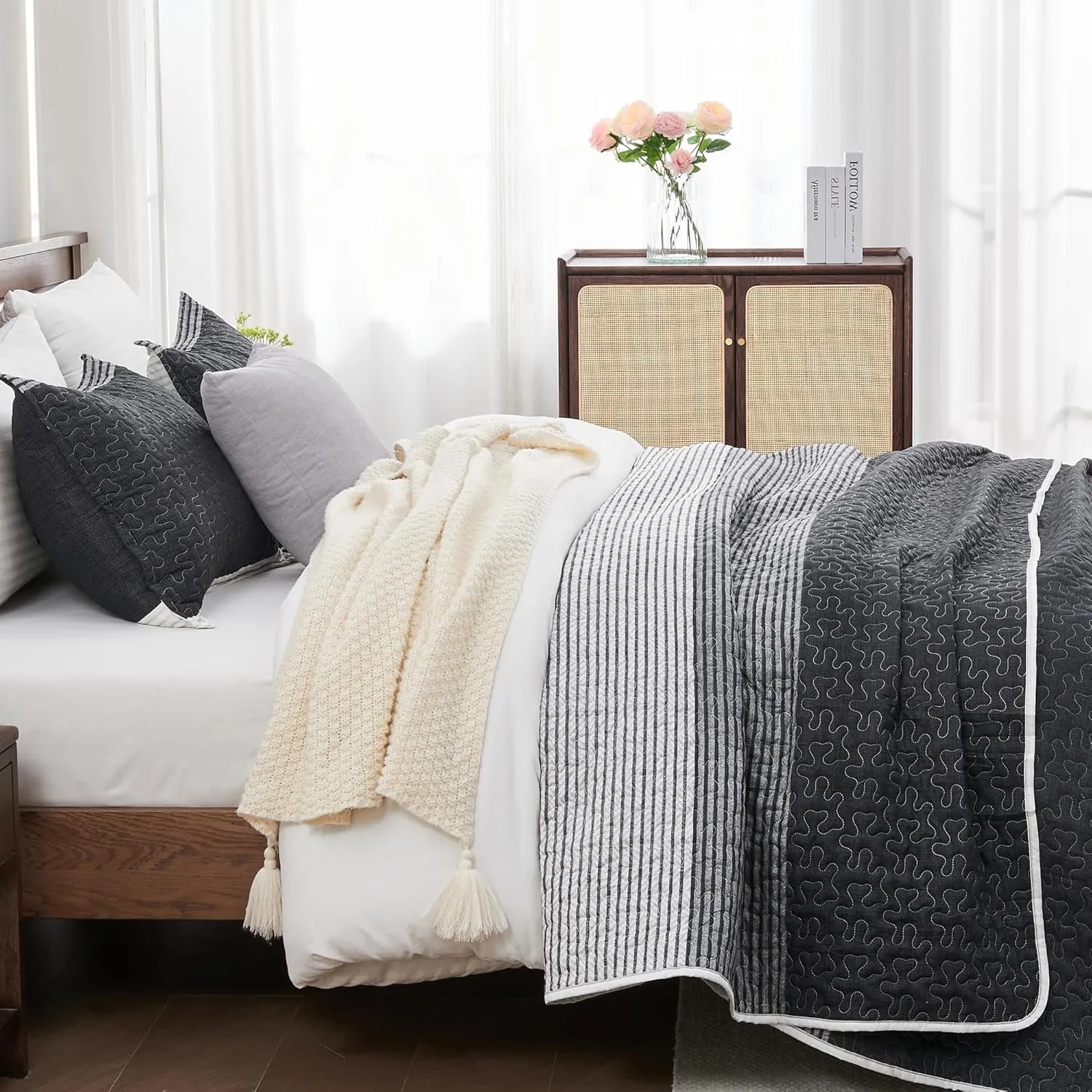 Andency King Size Quilt Set Black and White, 3 Pieces Grey Ultra Soft Lightweight Bedspreads & Coverlets Set, Patchwork Striped Quilted Bedding Sets for All Seasons (1 Quilt, 2 Pillow Shams)