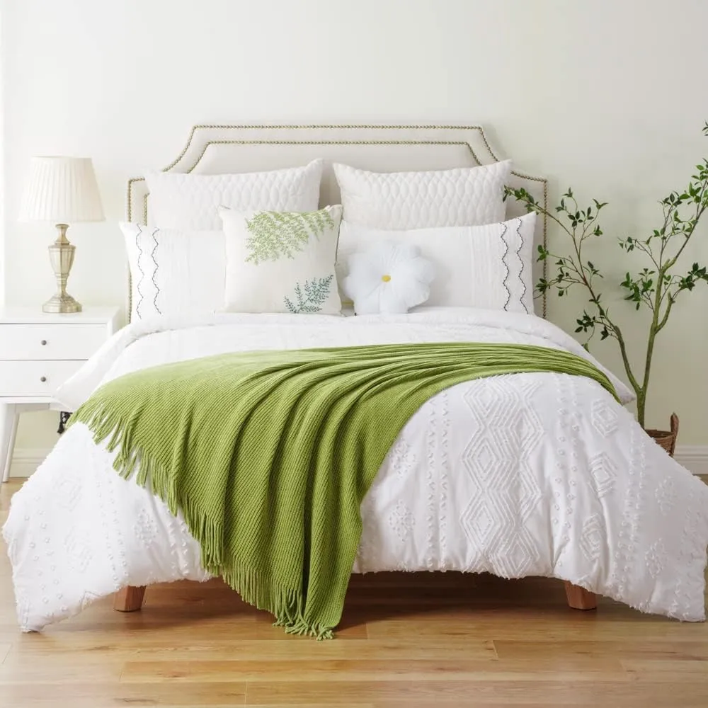 BATTILO HOME Apple Green Throw Blanket for Couch, Soft Chenille Knit Throws with Tassels for Home Decor, Spring Green Throws for Couch Cover, 50"x60"