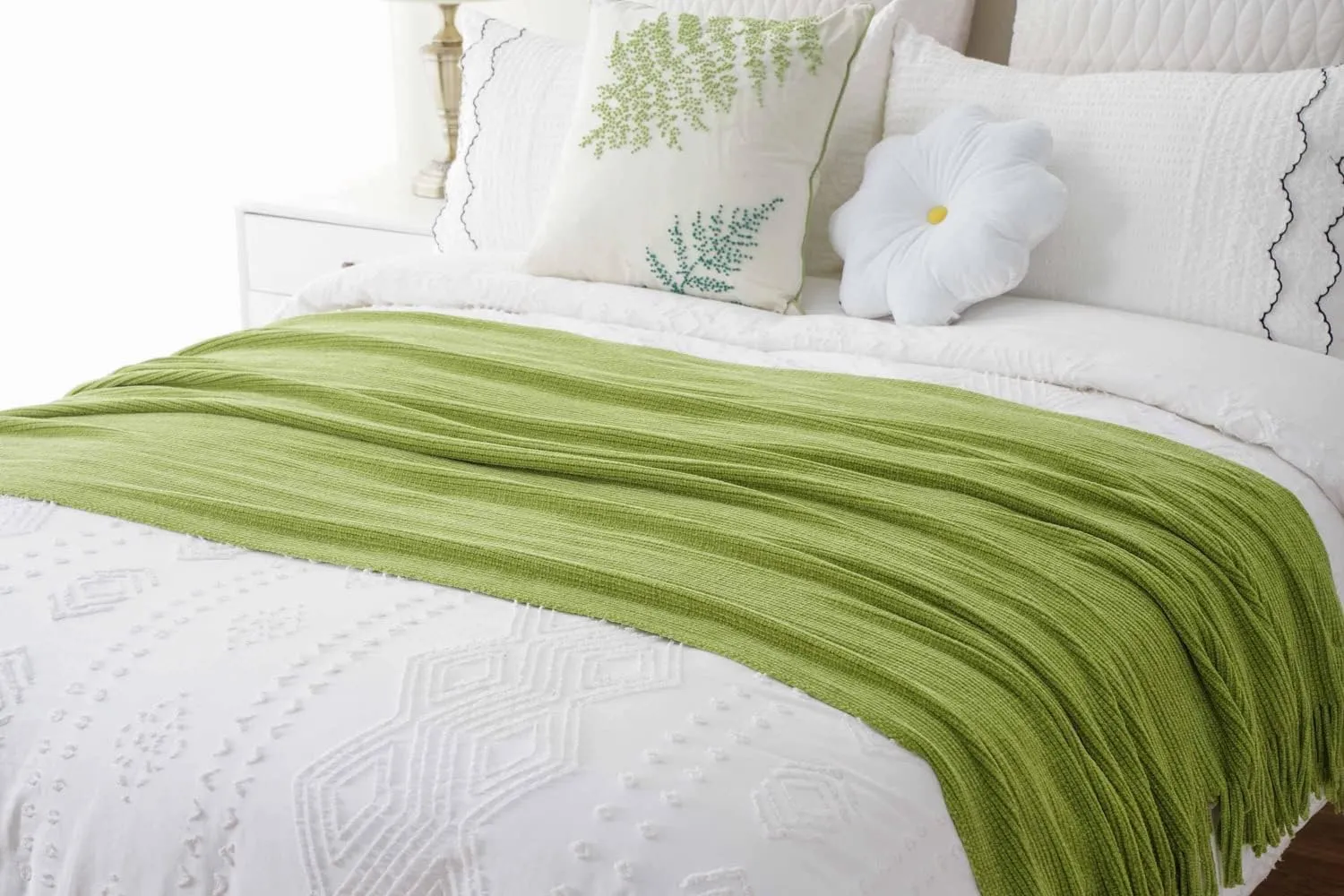BATTILO HOME Apple Green Throw Blanket for Couch, Soft Chenille Knit Throws with Tassels for Home Decor, Spring Green Throws for Couch Cover, 50"x60"