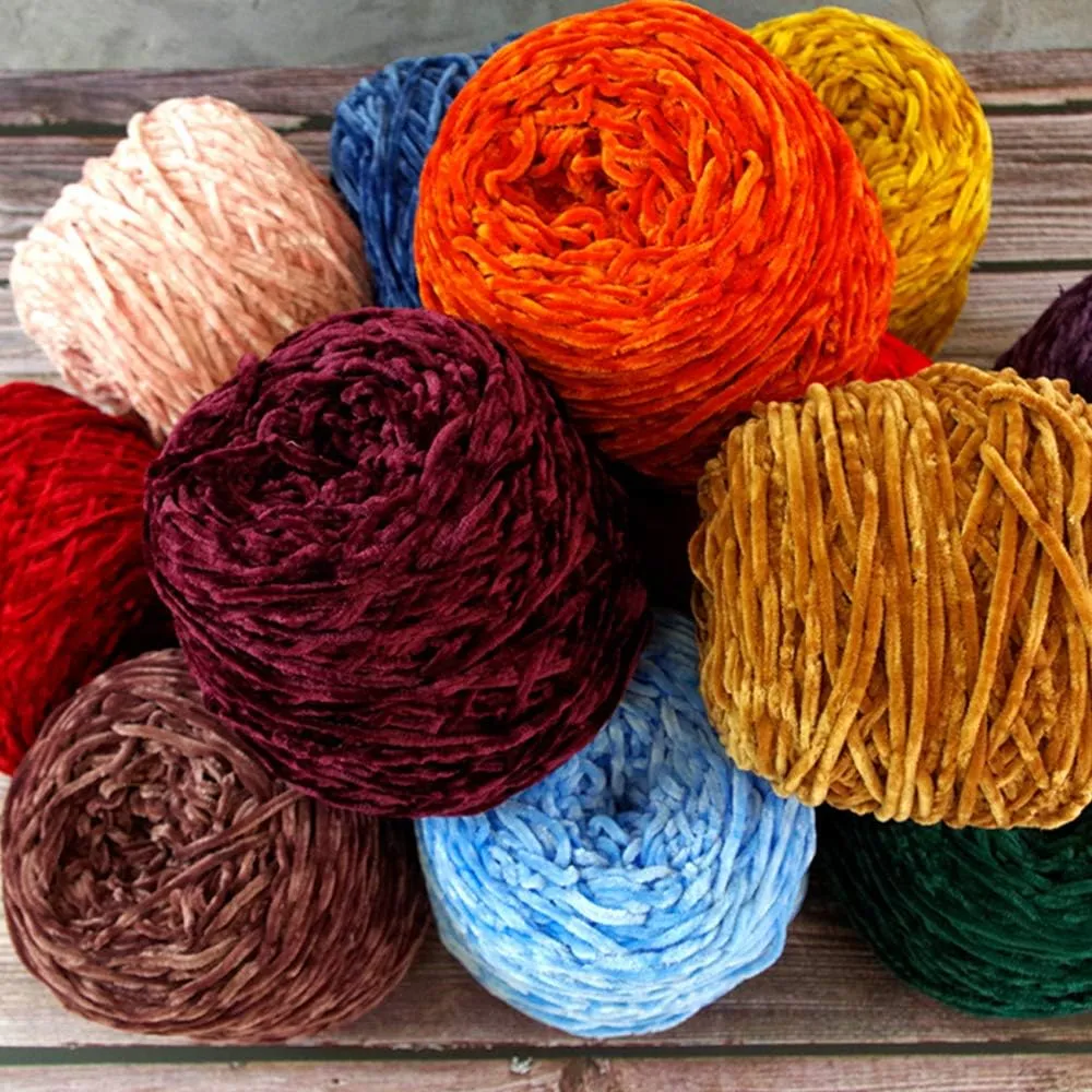 Chenille Velvet Yarn - 250g Black Bulky Vegan Soft Yarn for Knitting & Crochet - Polyester Blended Cotton - Ideal for Clothing, Hats, Scarves & Blankets