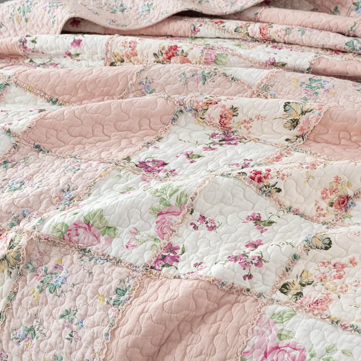 Chezmoi Collection Abbi 3-Piece Pink Shabby Chic Bedding King Quilt Set Pre-Washed Cotton Floral Coverlet Bedspread Ruffled Patchwork Quilt King Size