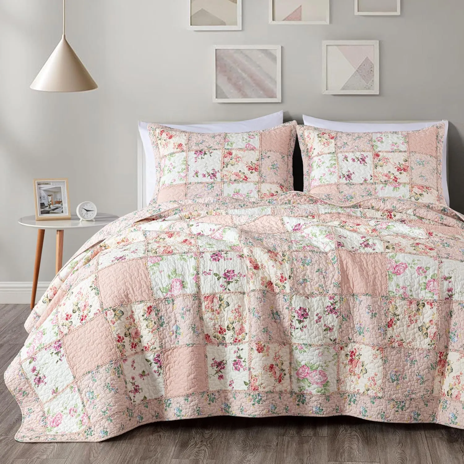 Chezmoi Collection Abbi 3-Piece Pink Shabby Chic Bedding King Quilt Set Pre-Washed Cotton Floral Coverlet Bedspread Ruffled Patchwork Quilt King Size