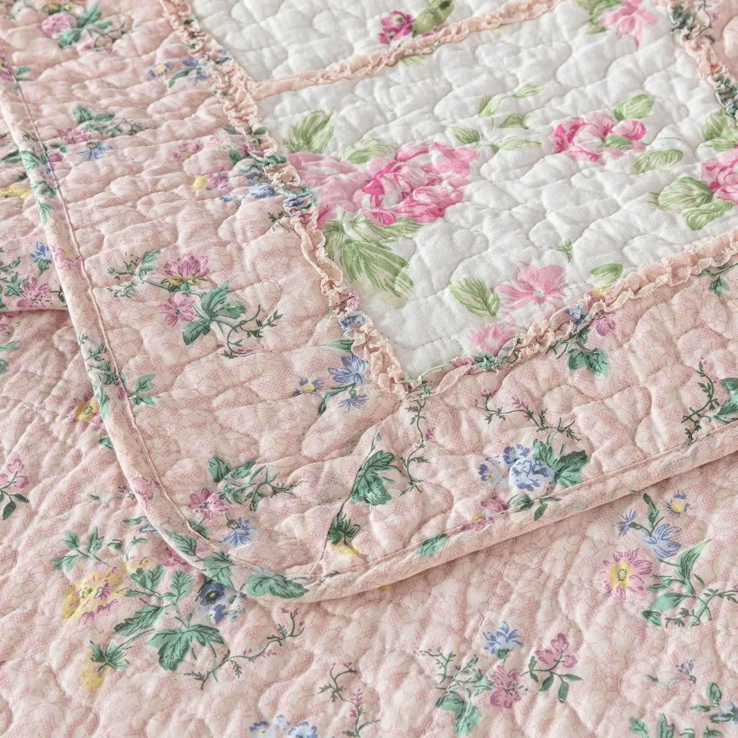 Chezmoi Collection Abbi 3-Piece Pink Shabby Chic Bedding King Quilt Set Pre-Washed Cotton Floral Coverlet Bedspread Ruffled Patchwork Quilt King Size