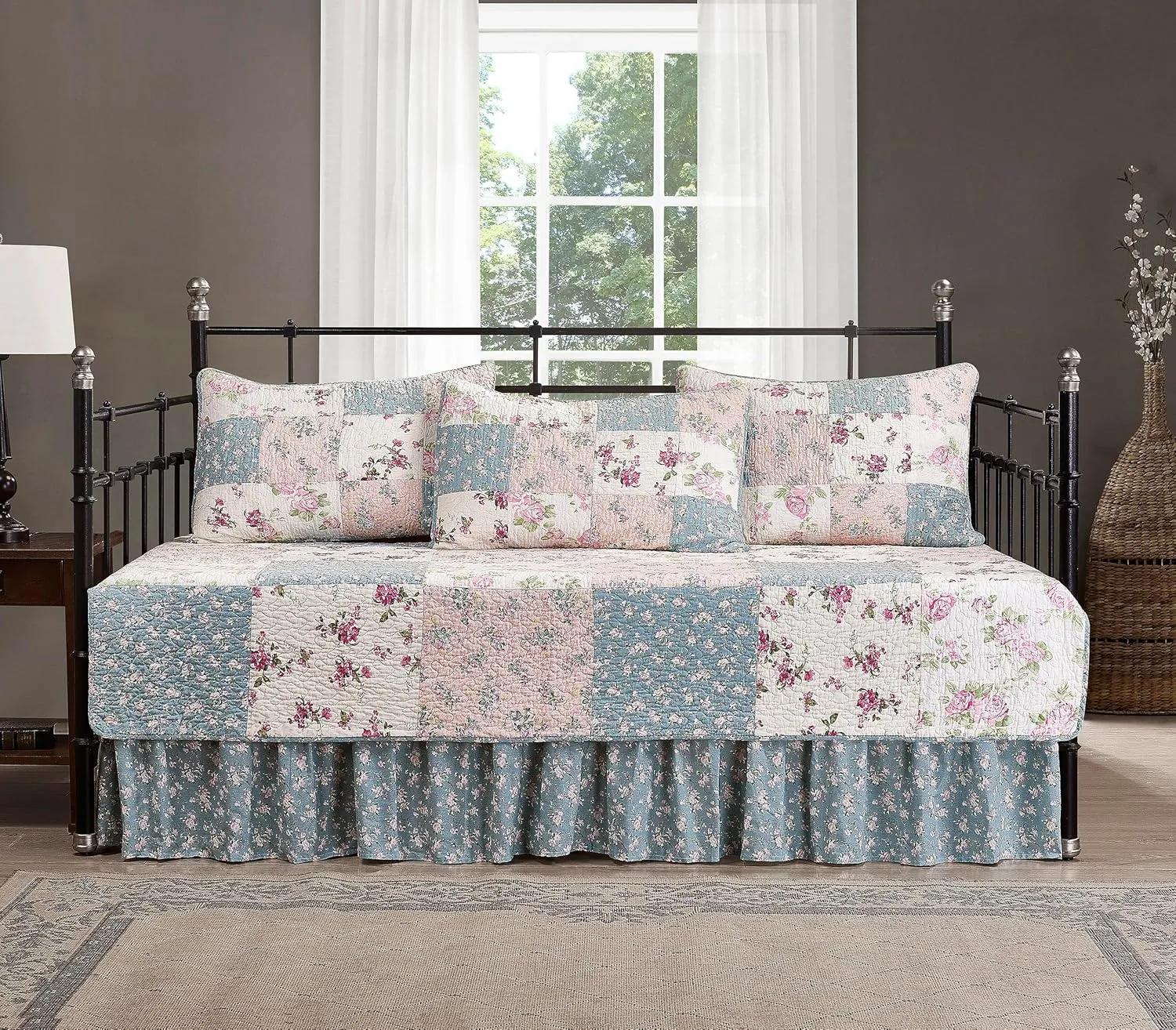 Chezmoi Collection Abbi 5-Piece Daybed Bedding Set Shabby Chic Floral Daybed Cover Pre-Washed Cotton Patchwork Daybed Set
