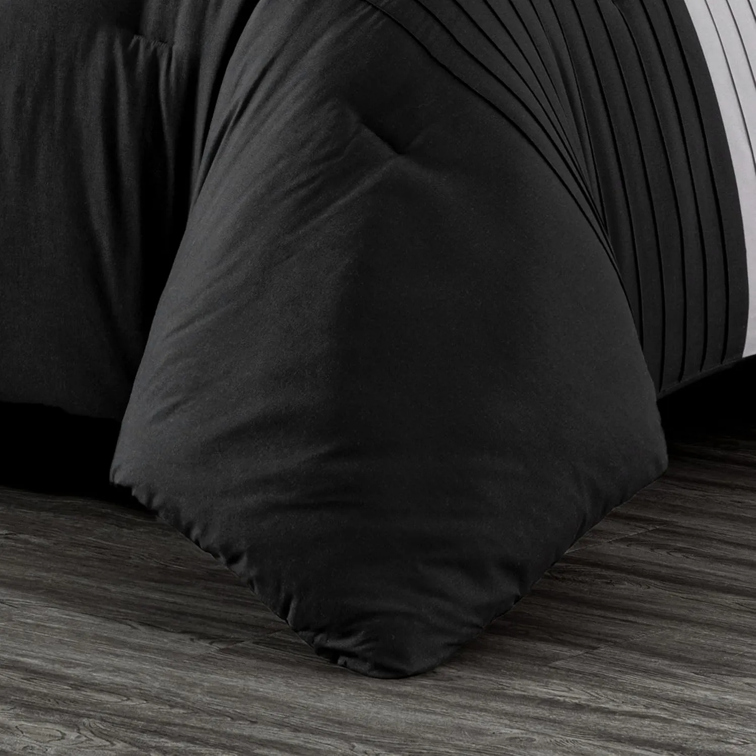Chezmoi Collection Briar 7-Piece Queen Bed in a Bag - All Season Lightweight Microfiber Comforter Set - Includes Sheets & Shams - Red/Black/Gray Pleated Stripe Design