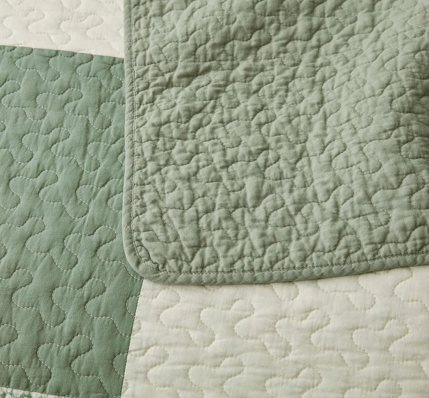 Chezmoi Collection Elm 3-Piece Chic Patchwork Quilt Set - Green Floral Striped Coverlet - Pre-Washed Cotton Lightweight Reversible Bedspread, King Size