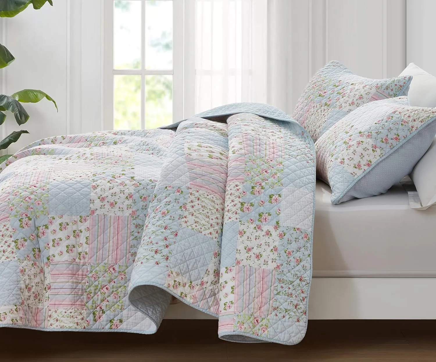 Chezmoi Collection Holly 3-Piece Printed Patchwork Cotton Quilt Set - Flower Floral Candy Stripe Polka Dots - Stone Washed Lightweight Bedspread, Queen Size