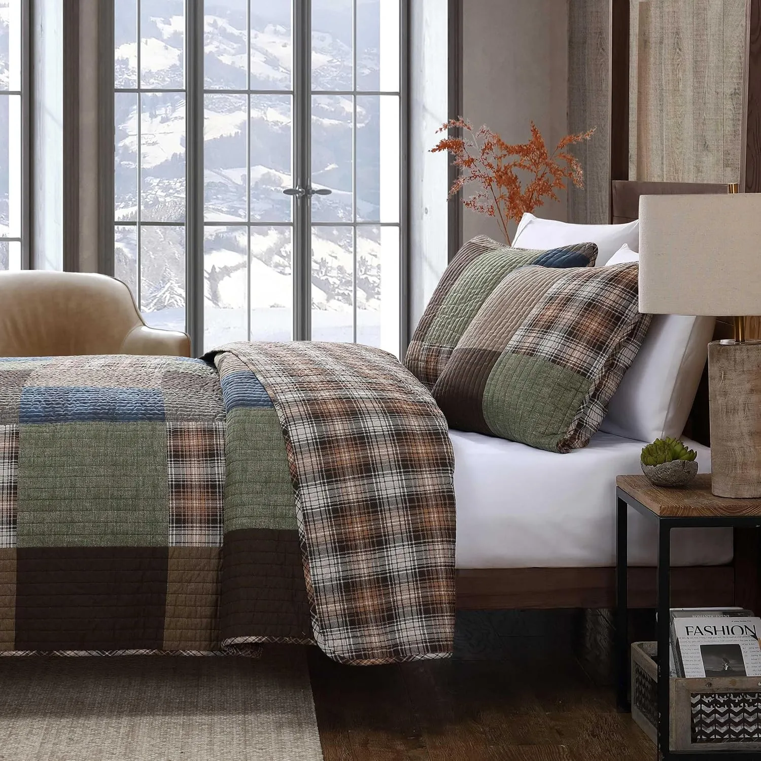 Eddie Bauer - King Quilt Set, Premium Cotton Reversible Bedding with Matching Shams, Patchwork Home Decor (Classic Patchwork Green, King)