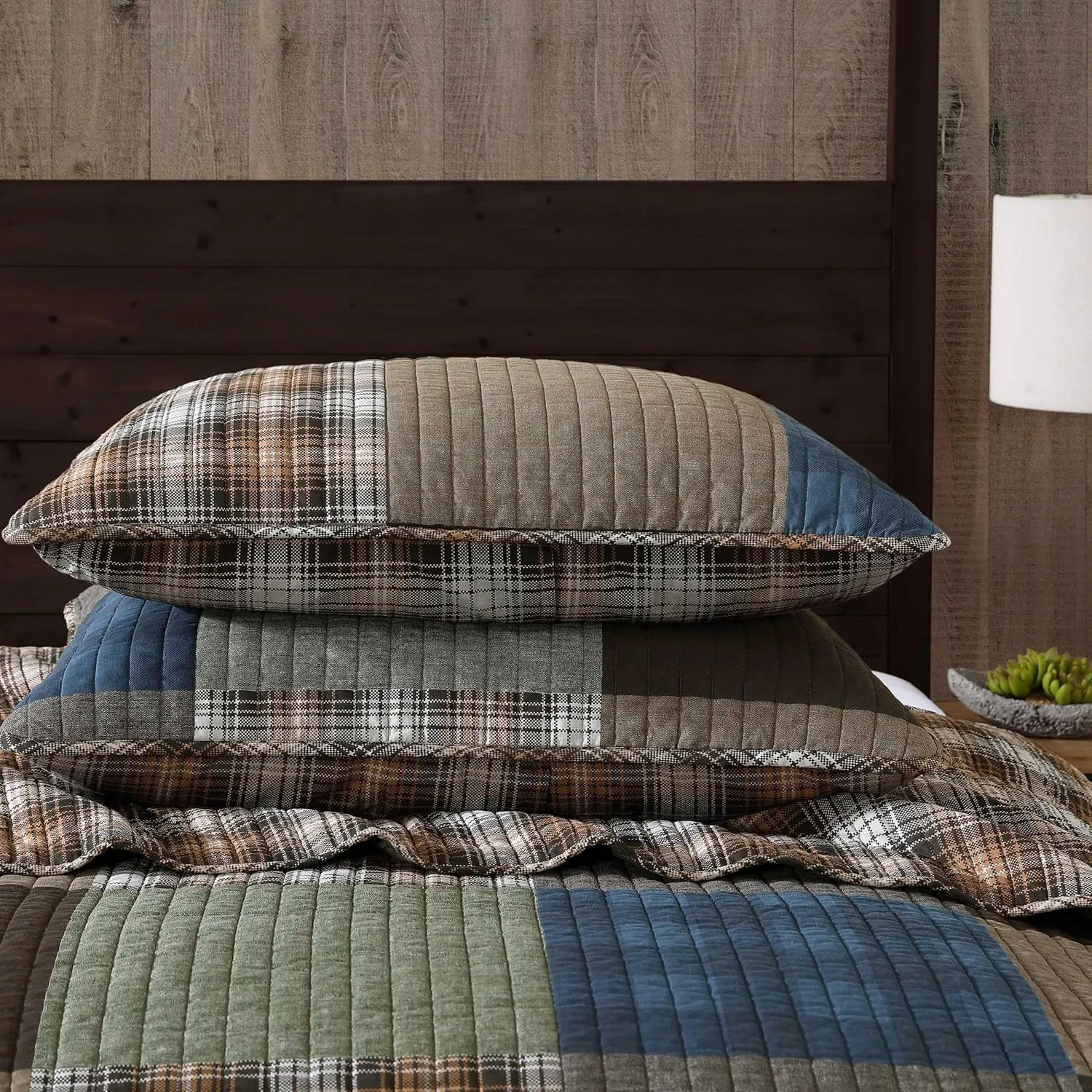 Eddie Bauer - King Quilt Set, Premium Cotton Reversible Bedding with Matching Shams, Patchwork Home Decor (Classic Patchwork Green, King)