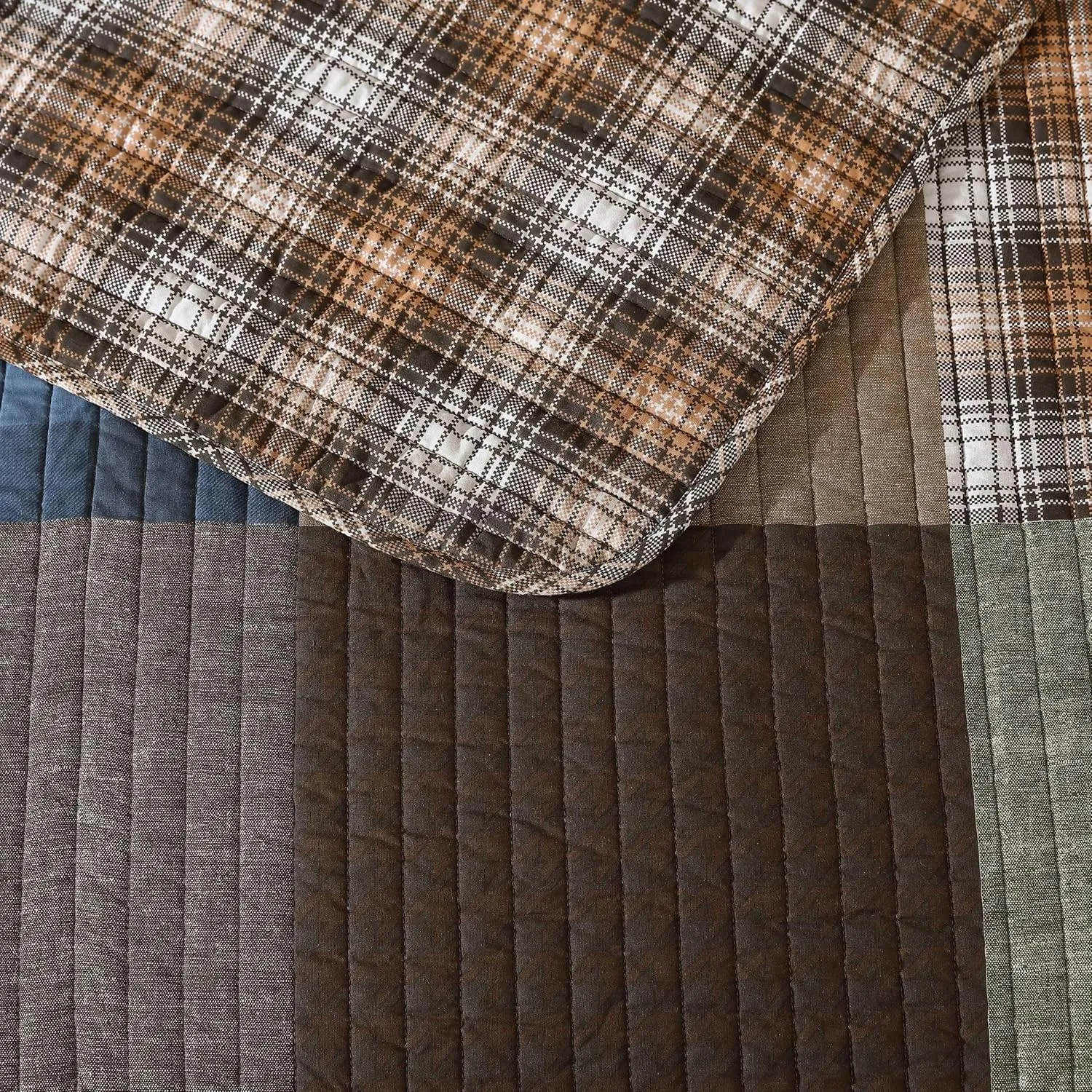 Eddie Bauer - King Quilt Set, Premium Cotton Reversible Bedding with Matching Shams, Patchwork Home Decor (Classic Patchwork Green, King)