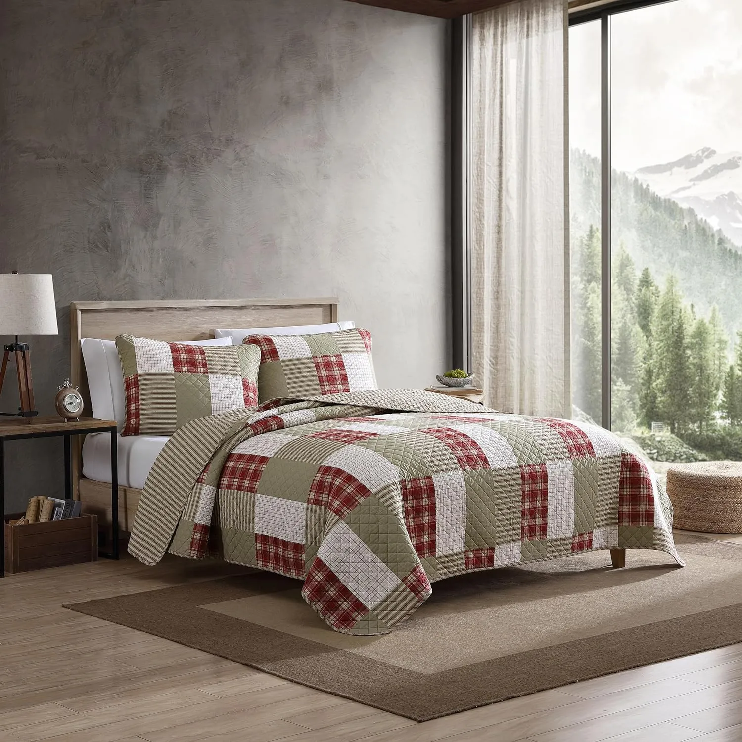 Eddie Bauer - Quilt Set, Reversible Cotton Bedding with Matching Shams, Lightweight Home Decor for All Seasons (Camino Island Red, Queen)