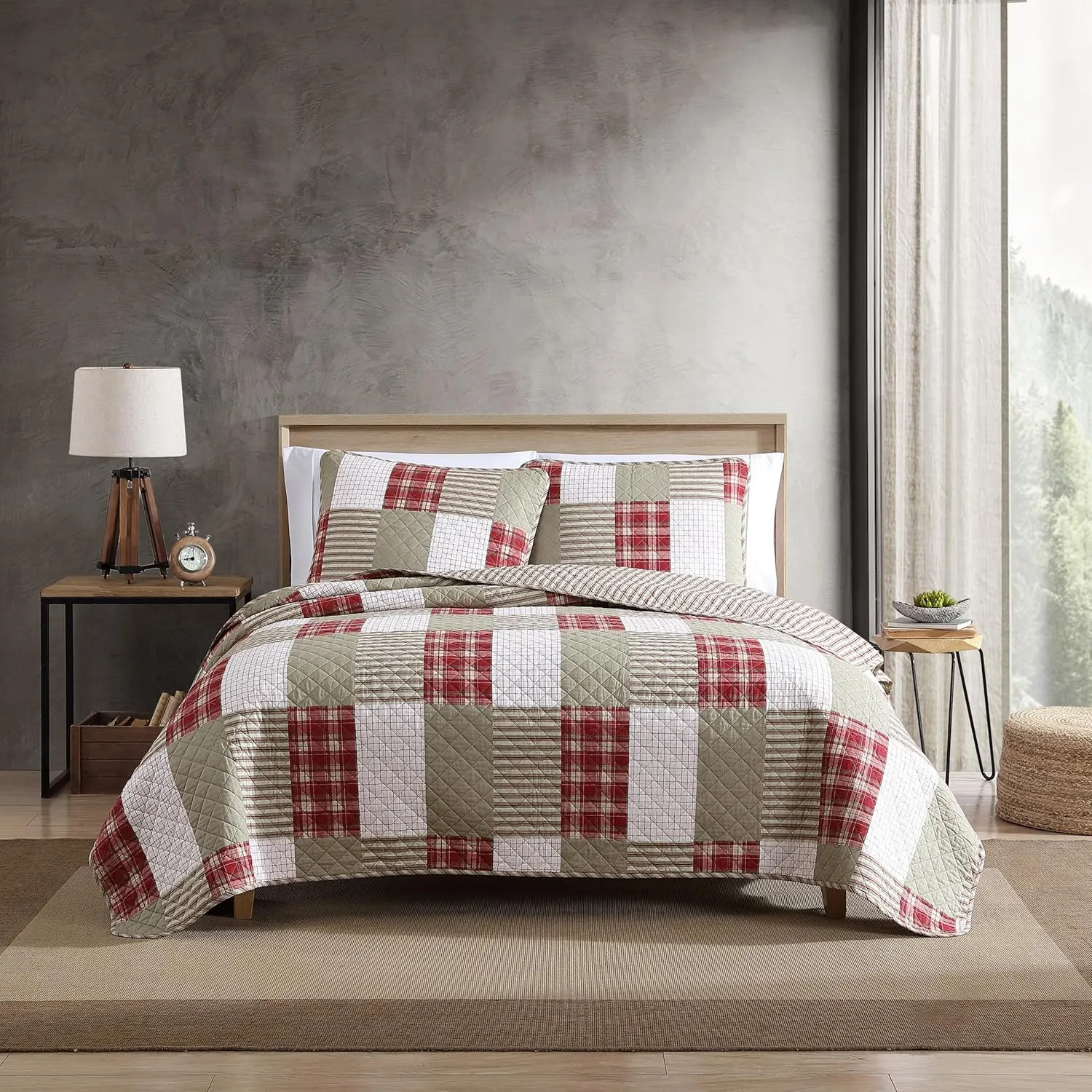 Eddie Bauer - Quilt Set, Reversible Cotton Bedding with Matching Shams, Lightweight Home Decor for All Seasons (Camino Island Red, Queen)
