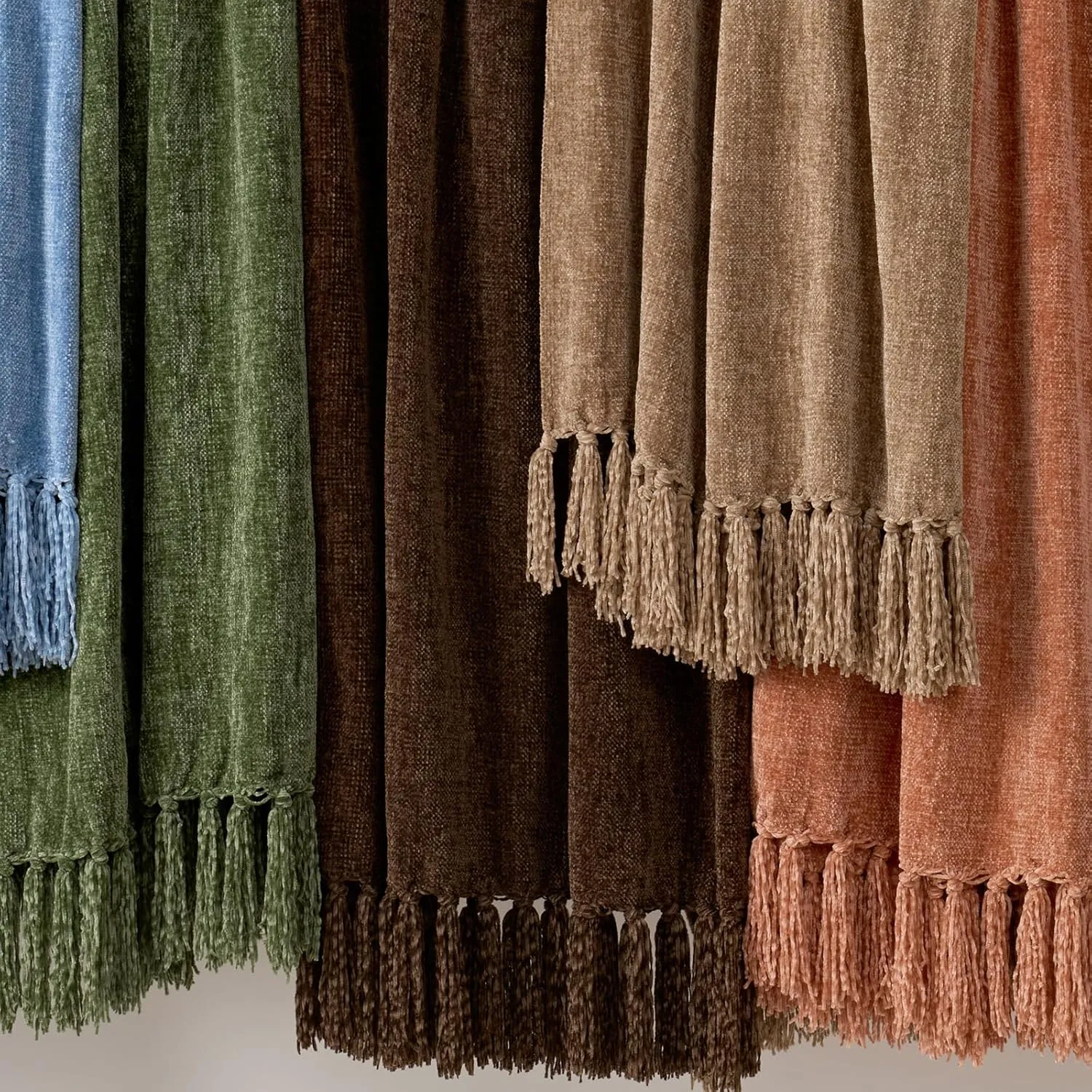 EVERGRACE Soft Chenille Throw Blanket for Couch, Cozy Plush Fuzzy Decorative Chenille Knit Throw Blanket with Tassels, Lightweight Blanket and Throws for Bed Sofa Gift Home Decor, Dark Brown 50"x60"
