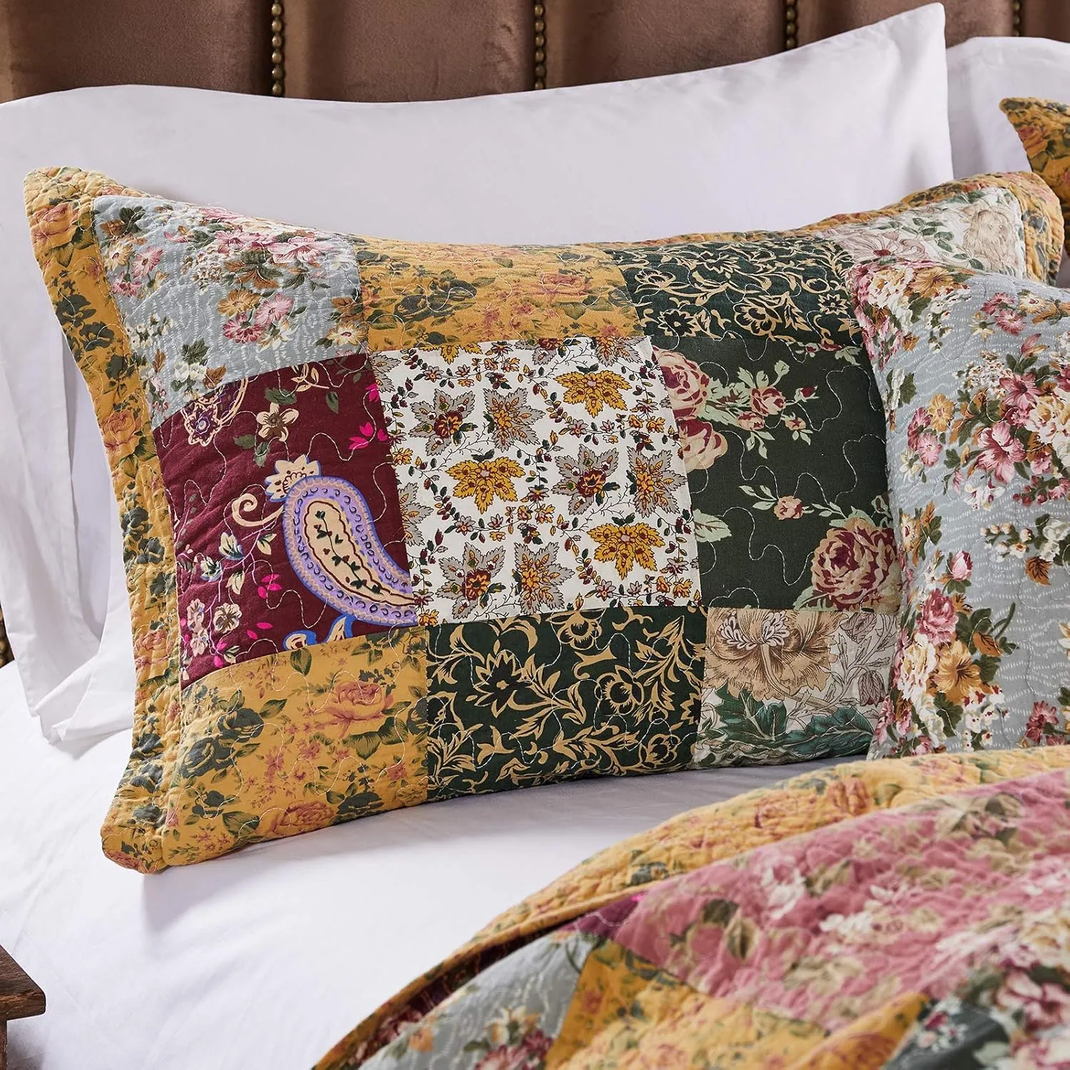 Greenland Home Antique Chic 100% Cotton Authentic Patchwork Quilt Set, with Bedspread Coverage, 3-Piece Jumbo King