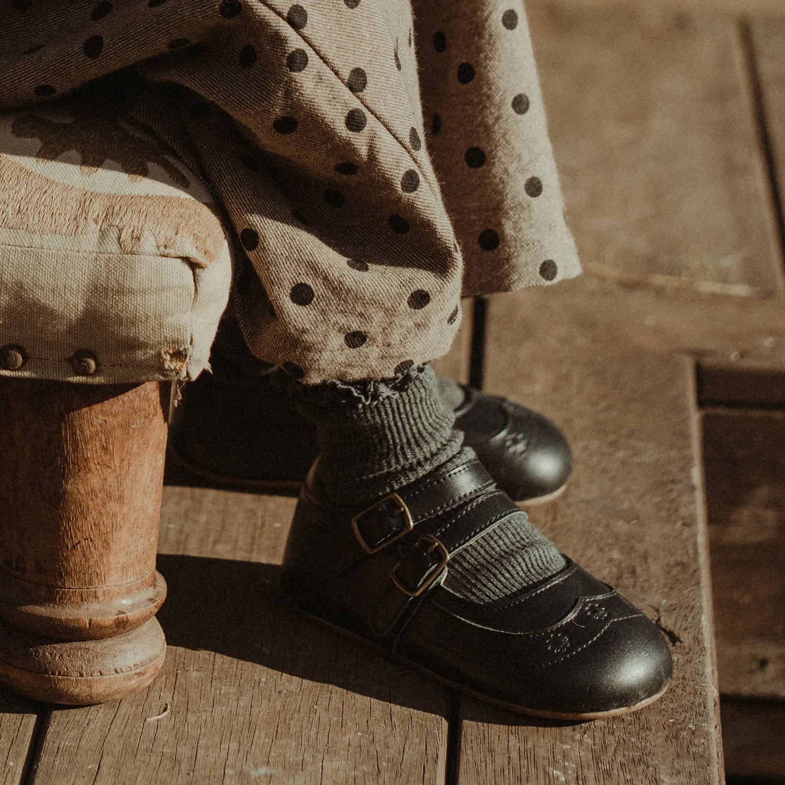 Hailey - Retro Black