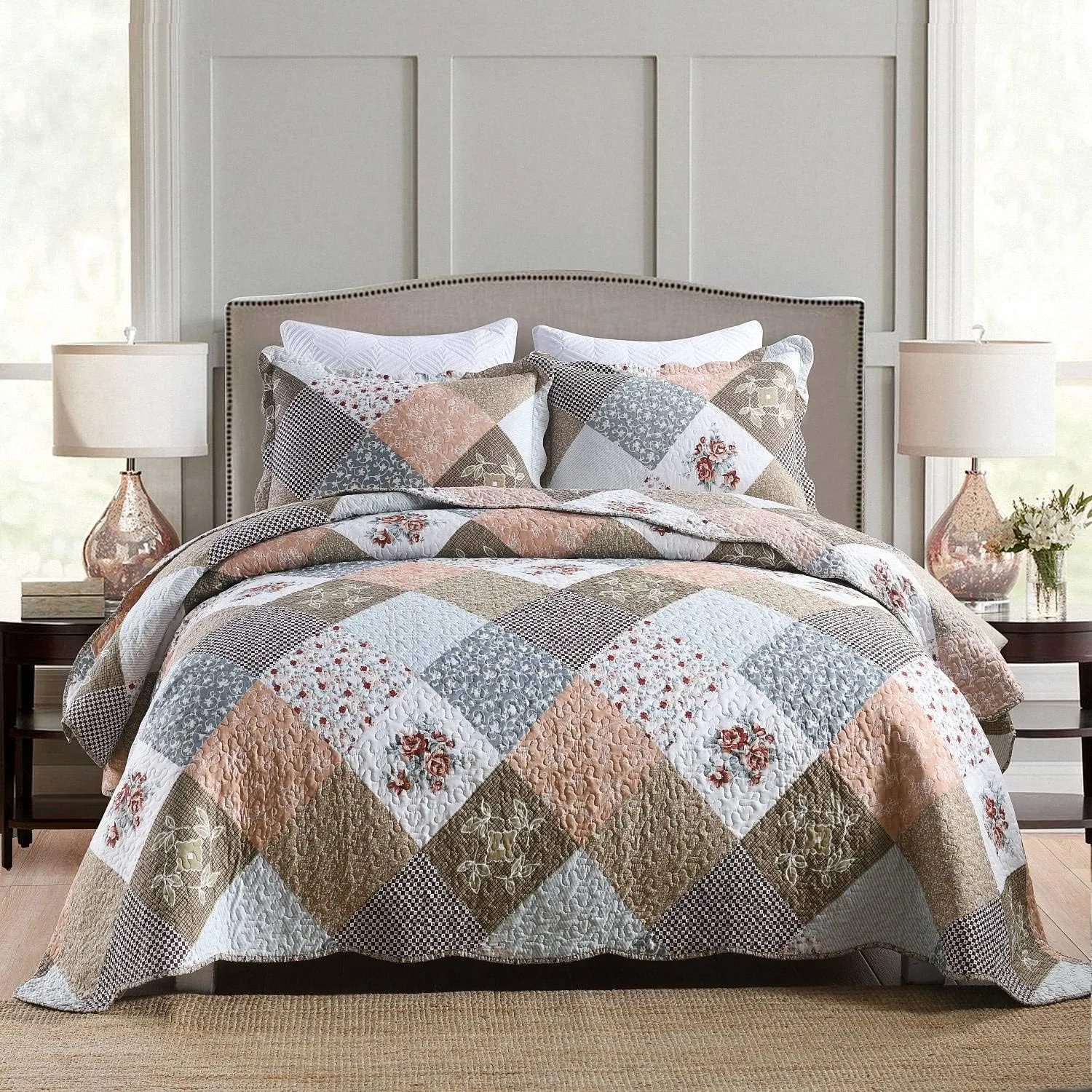HoneiLife Quilt Set Twin Size - 2 Piece Microfiber Quilts Reversible Bedspreads Patchwork Coverlets Floral Bedding Set All Season Quilts with Geometric and Little Rose Print Pattern，Coffee