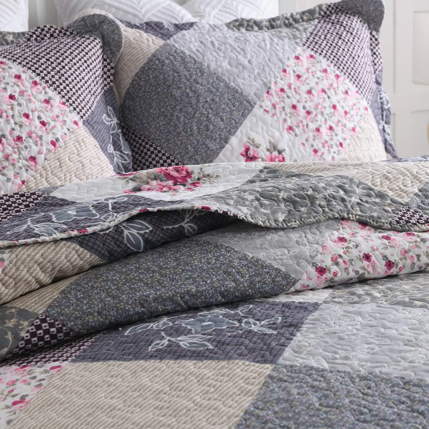 HoneiLife Quilt Set Twin Size - 2 Piece Microfiber Quilts Reversible Bedspreads Patchwork Coverlets Floral Bedding Set All Season Quilts with Geometric and Little Rose Print Pattern，Grey