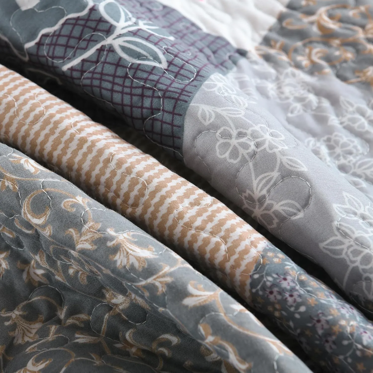 HoneiLife Quilt Set Twin Size - 2 Piece Microfiber Quilts Reversible Bedspreads Patchwork Coverlets Floral Bedding Set All Season Quilts with Geometric and Little Rose Print Pattern，Grey