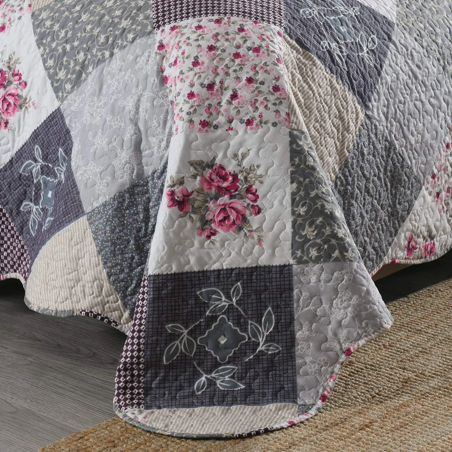 HoneiLife Quilt Set Twin Size - 2 Piece Microfiber Quilts Reversible Bedspreads Patchwork Coverlets Floral Bedding Set All Season Quilts with Geometric and Little Rose Print Pattern，Grey