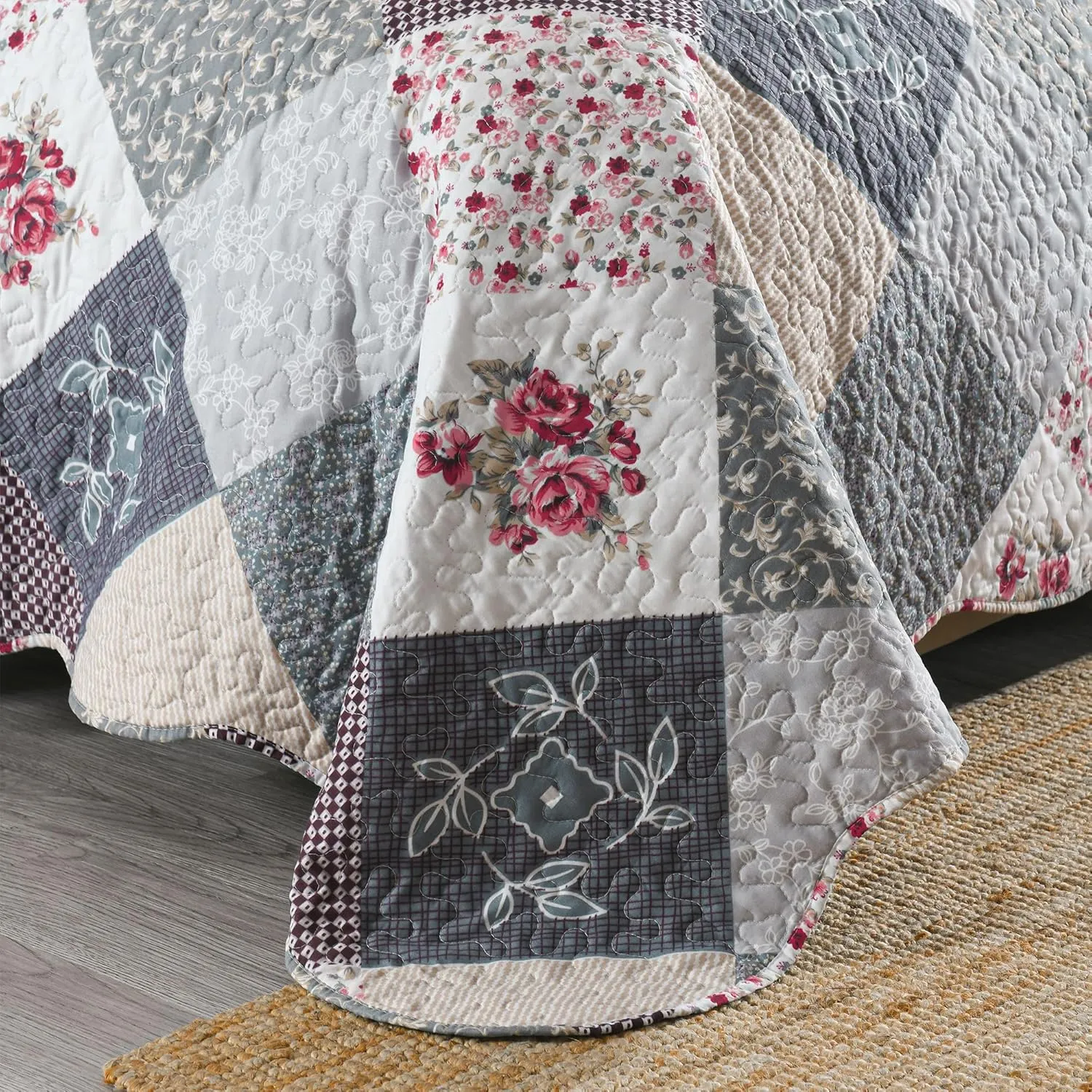 HoneiLife Quilt Set Twin Size - 2 Piece Microfiber Quilts Reversible Bedspreads Patchwork Coverlets Floral Bedding Set All Season Quilts with Geometric and Little Rose Print Pattern，Grey