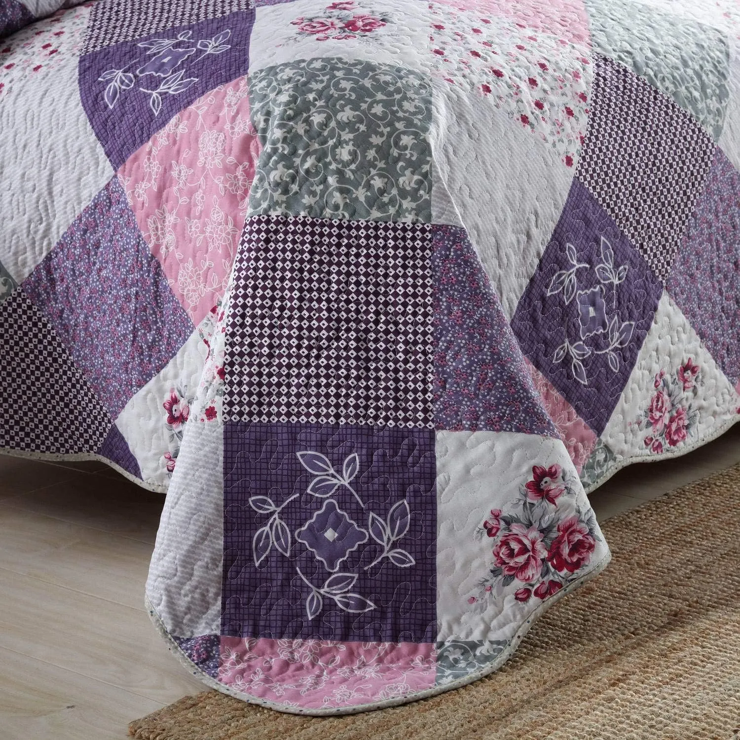 HoneiLife Quilt Set Twin Size - 2 Piece Microfiber Quilts Reversible Bedspreads Patchwork Coverlets Floral Bedding Set All Season Quilts with Geometric and Little Rose Print Pattern，Purple