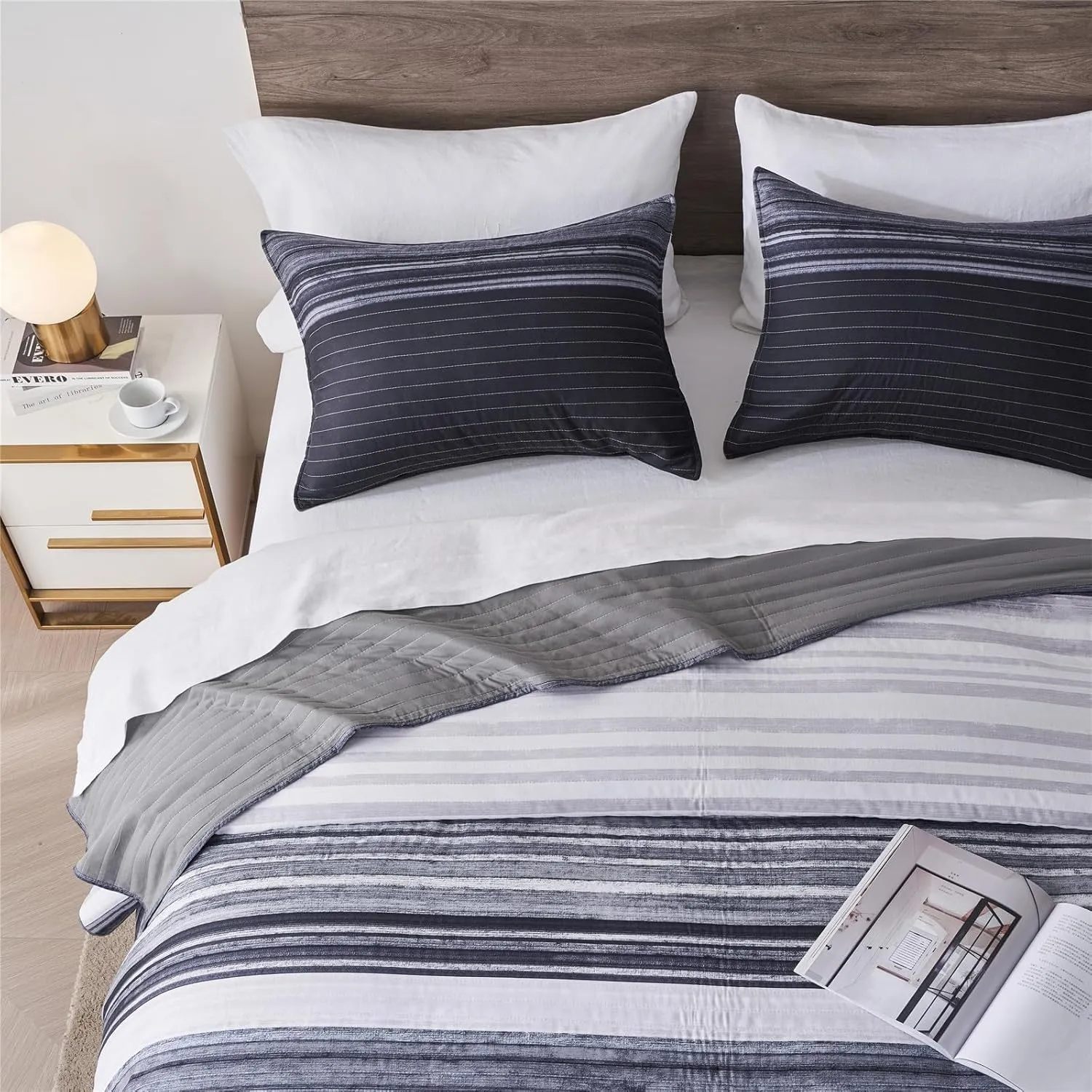 KAKIJUMN Full/Queen Quilt Bedding Set, Black White Grey Patchwork Striped Quilt Set, 2 Pieces Soft Lightweight Bedspread Coverlet Set with 1 Pillow Sham(Grey,Queen)