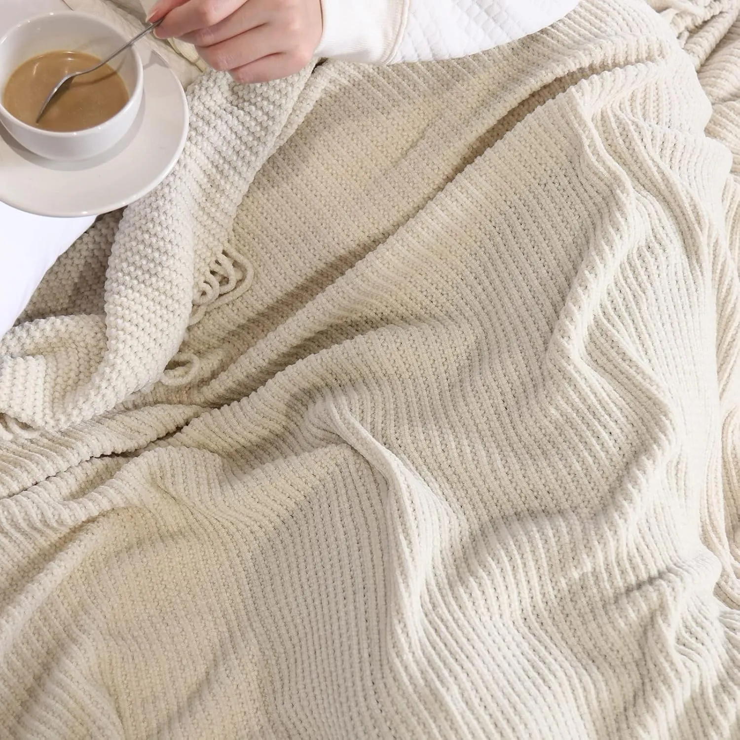 lifein Throw Blanket for Couch, Soft Boho Decor Bed Throw,Cozy White Chenille Knitted Small Farmhouse Lightweight Throw for Spring(White/Cream,50 * 60")