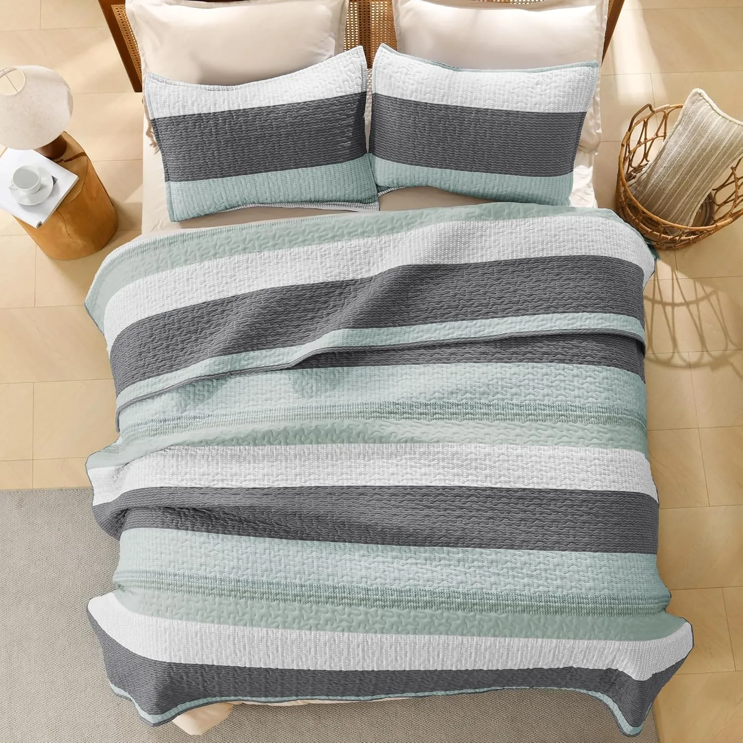 Litanika Quilt Queen Size Sage Green, Stripe Patchwork Summer Bedspread Coverlet 3 Pieces, Soft Lightweight Microfiber Quilted Bedding Set for All Season(1 Quilt, 2 Pillowcases)