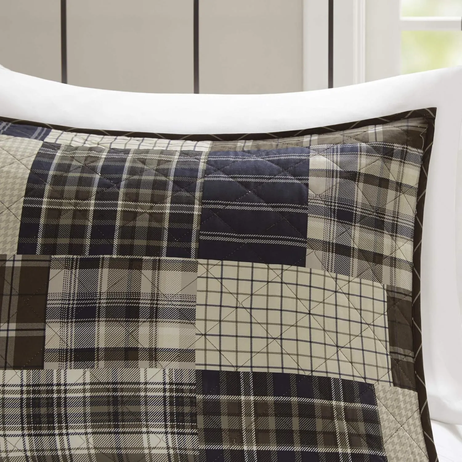 Madison Park Reversible Quilt Cabin Lifestyle Plaid Design - All Season, Breathable Coverlet Bedspread Bedding Set, Matching Shams, Timber Black/Brown Full/Queen(90"x90") 3 Piece