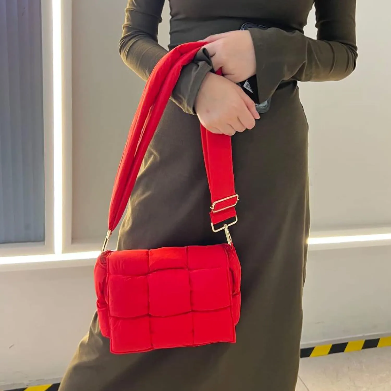 NAARIIAN Puffer Crossbody Bag for Women, Lightweight Puffy Shoulder Bags with Adjustable Strap,Quilted Woven Purse Hobo Bag