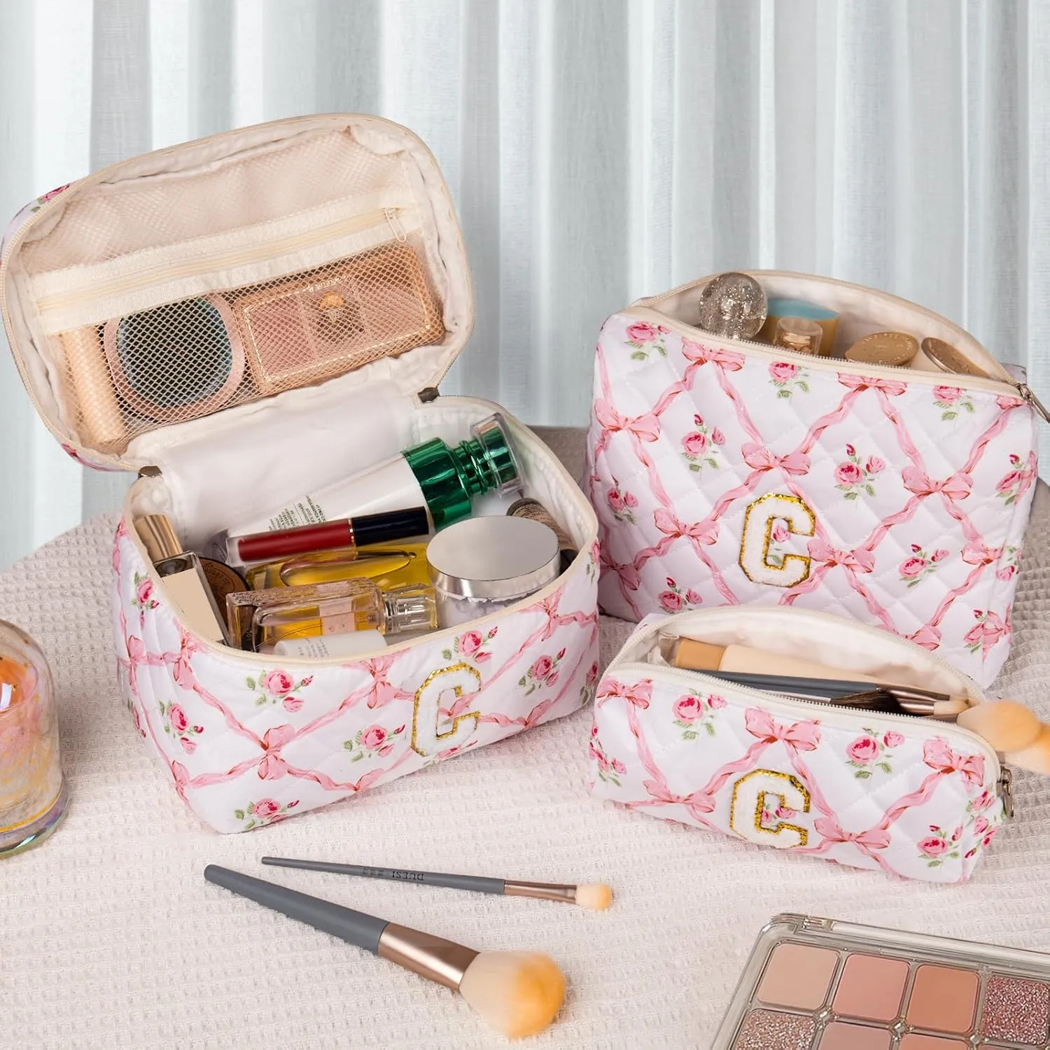Personalized Initial Makeup Bag Set, Quilted Makeup Bag, Large Floral Cosmetic Bag for Women, Cute Cotton Custom Make up Bags, Flower Travel Toiletry Bag Teen Girl Gift Trendy Stuff Gift C