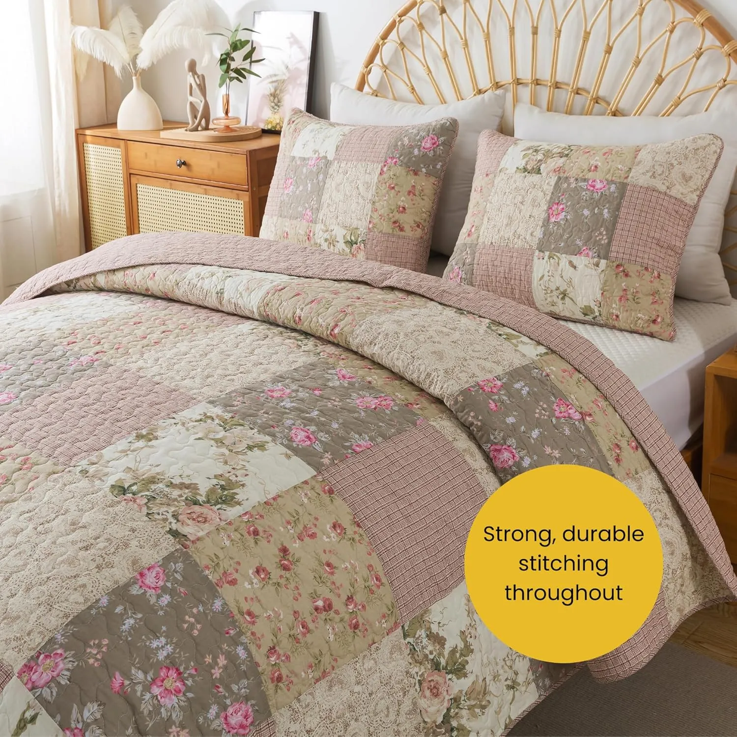 SLPR Secret Garden Patchwork Cotton Pieced Quilt Set - Queen with 2 Shams, Country Shabby Chic Bedding with Flower Pattern, Pink Floral Farmhouse Quilted Bedspread for All Seasons