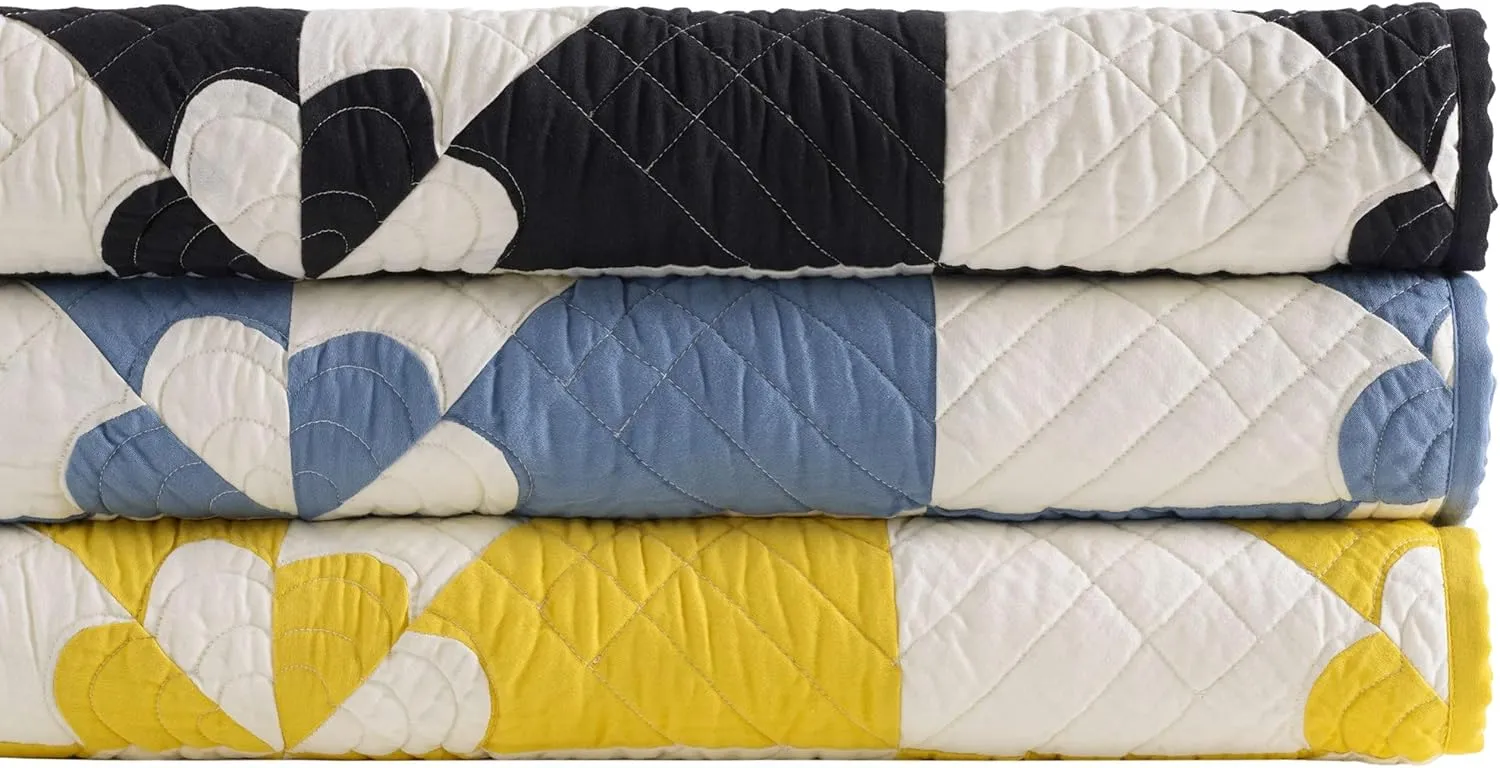 Sunny Side Quilt, Full/Queen, Blue Geometric Pattern