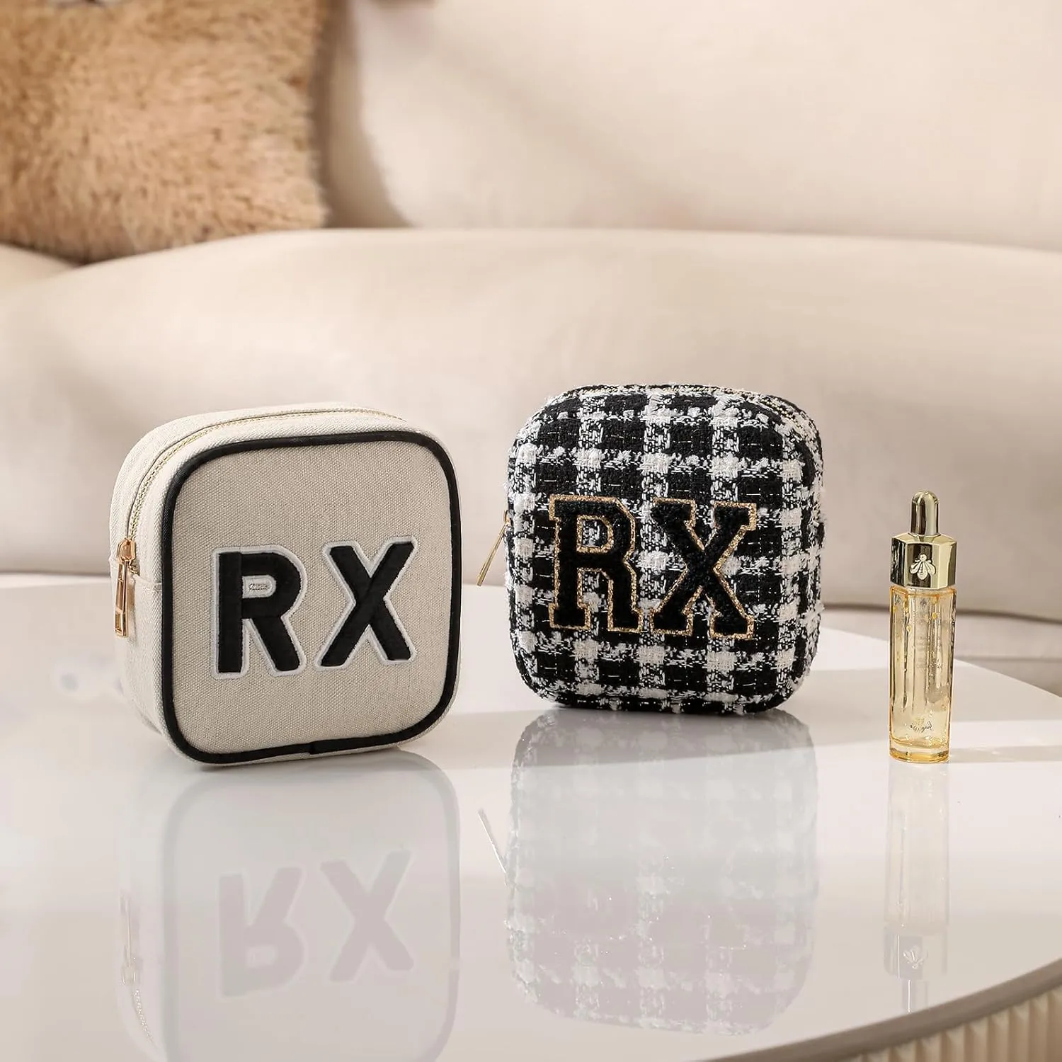 uekeboag Personalized Small Checkered Medicine Cosmetic Bag, Cute Plaid Pattern Chenille Letter Patch RX Drug Pouch with Zipper, Makeup Travel Gift Bag for Women and Girls (09 White Checkered)