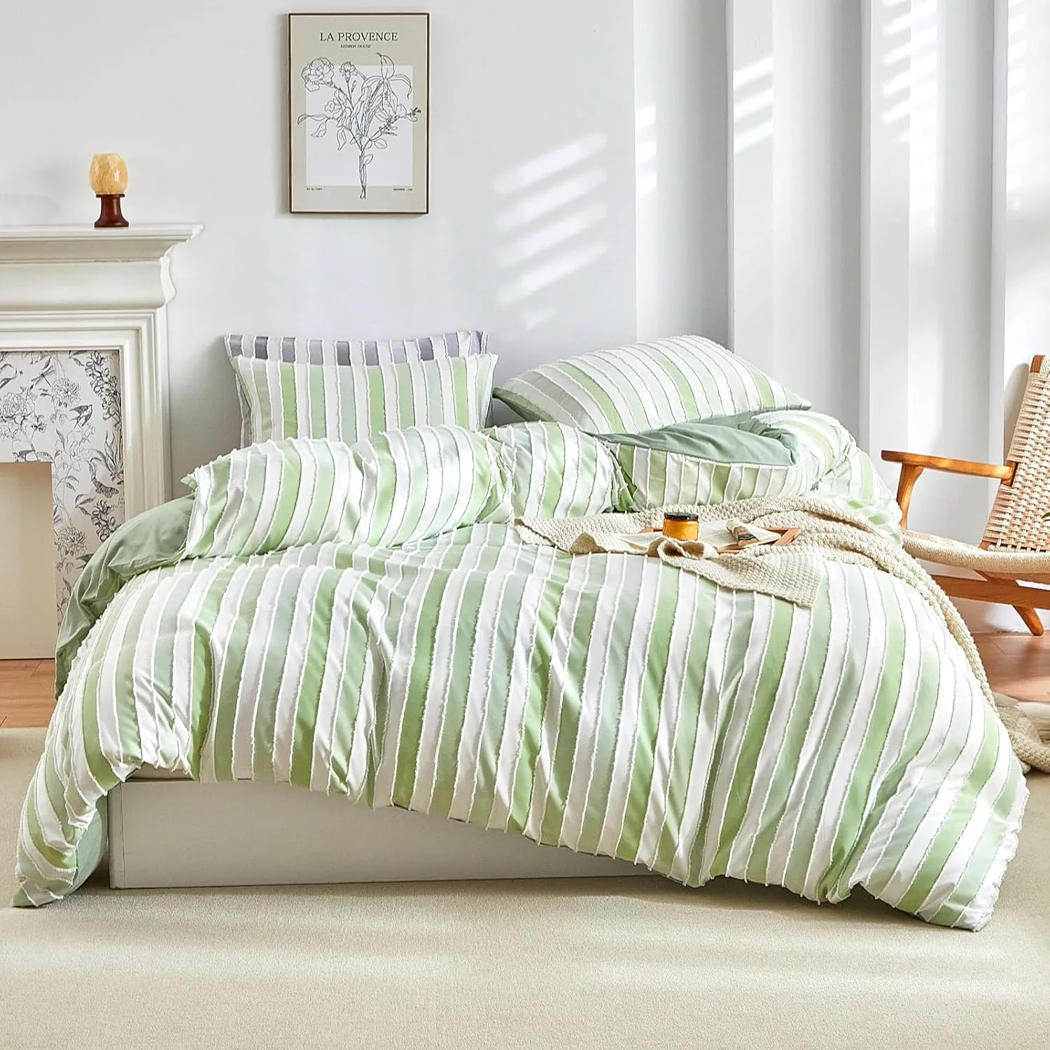 WARMDERN White and Green Boho Duvet Cover King Size, Striped Tufted Duvet Cover Set, Textured Bedding Set, 3 Pcs Soft Microfiber Bedding with Zipper and Conner Ties(King, White Green)