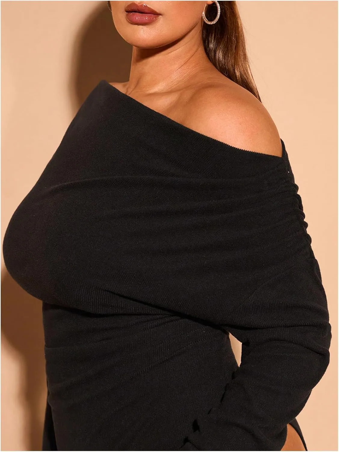 WDIRARA Women's Plus Size Off Shoulder Bodysuit Ruched Long Sleeve Asymmetrical Body Suit Tops